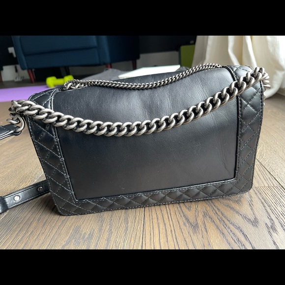 CHANEL BOY ENCHAINED CALFSKIN LEATHER BAG - Picture 7 of 9